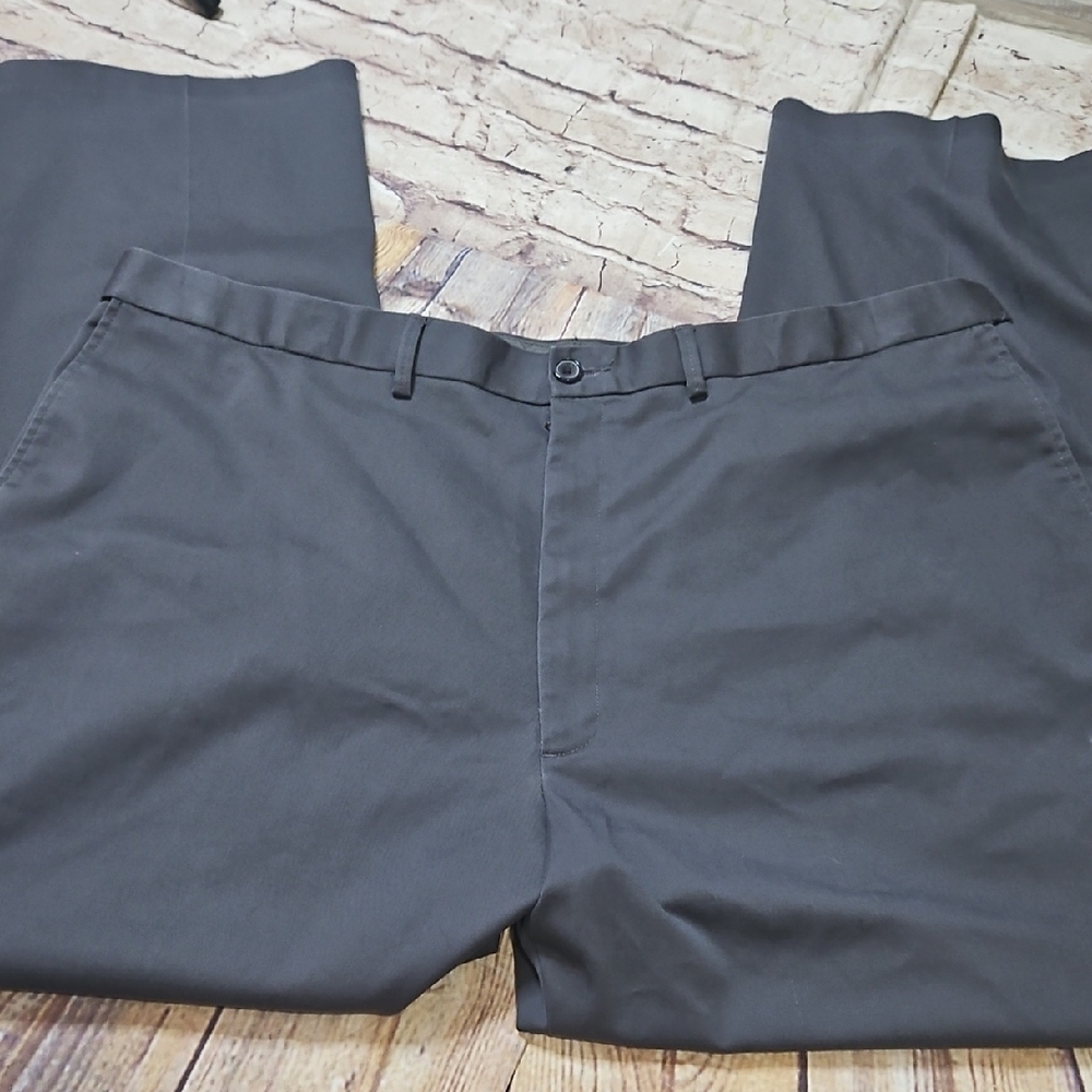 Haggar‎ Classic Fit No Iron Khaki Grey 46/32